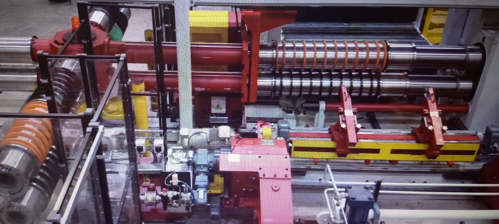 Conjunto de cilindros e mecanismos da máquina industrial
